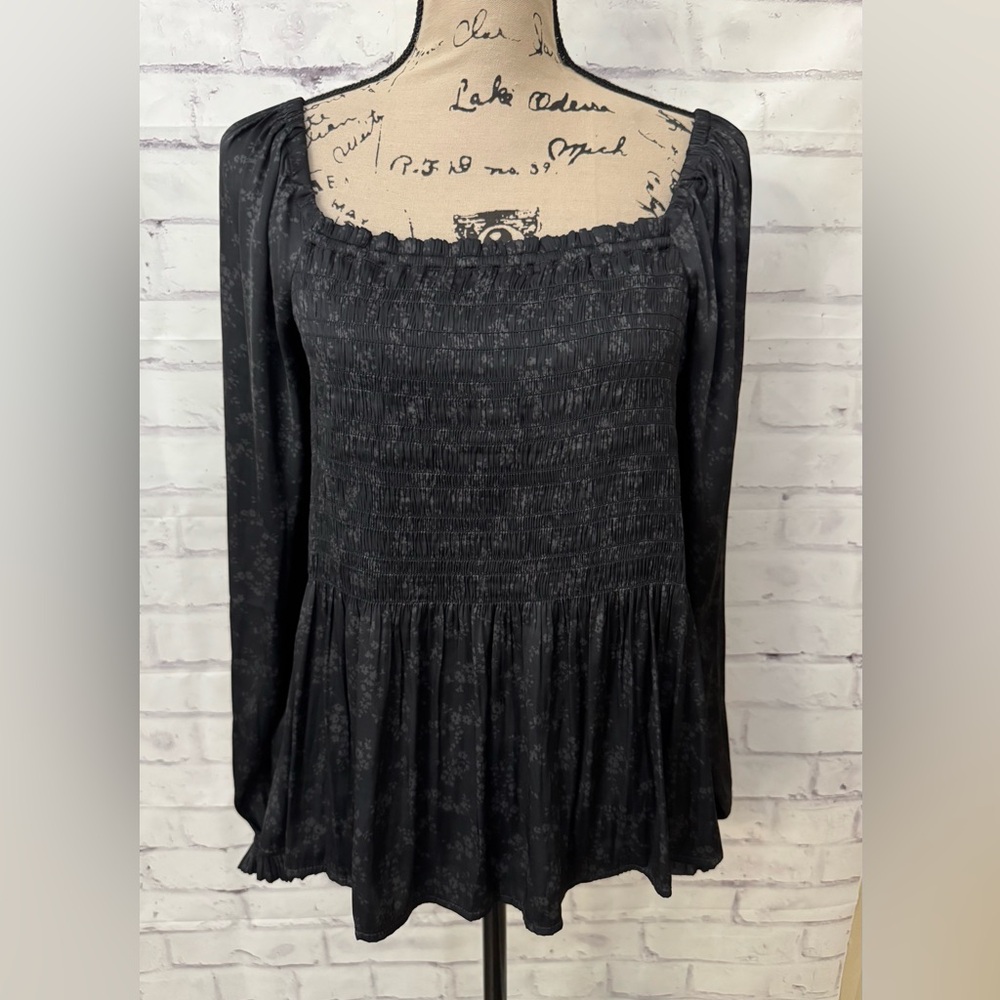 Gap Black Floral Smocked Peplum Top Long Sleeve Large Y2K Babydoll Girly Goth‎